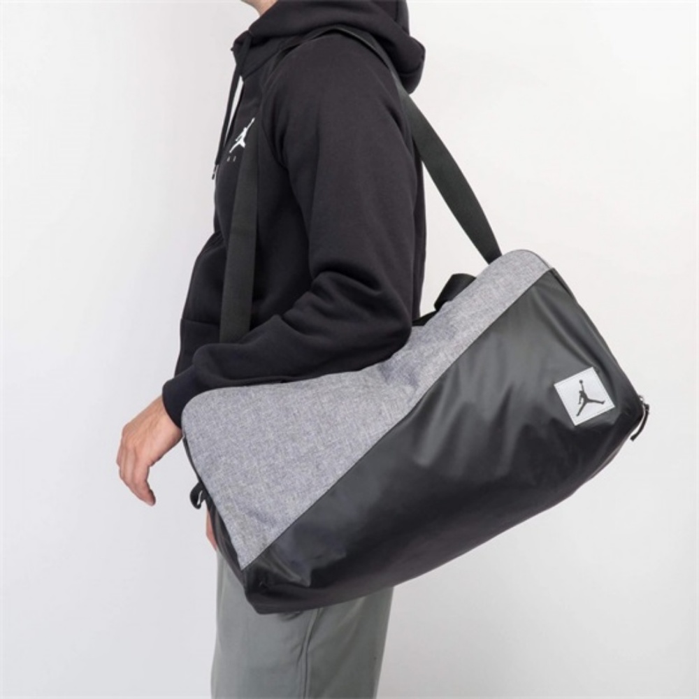 nike jordan duffle bag 8A0083 023 nwt - Picture 2 of 7